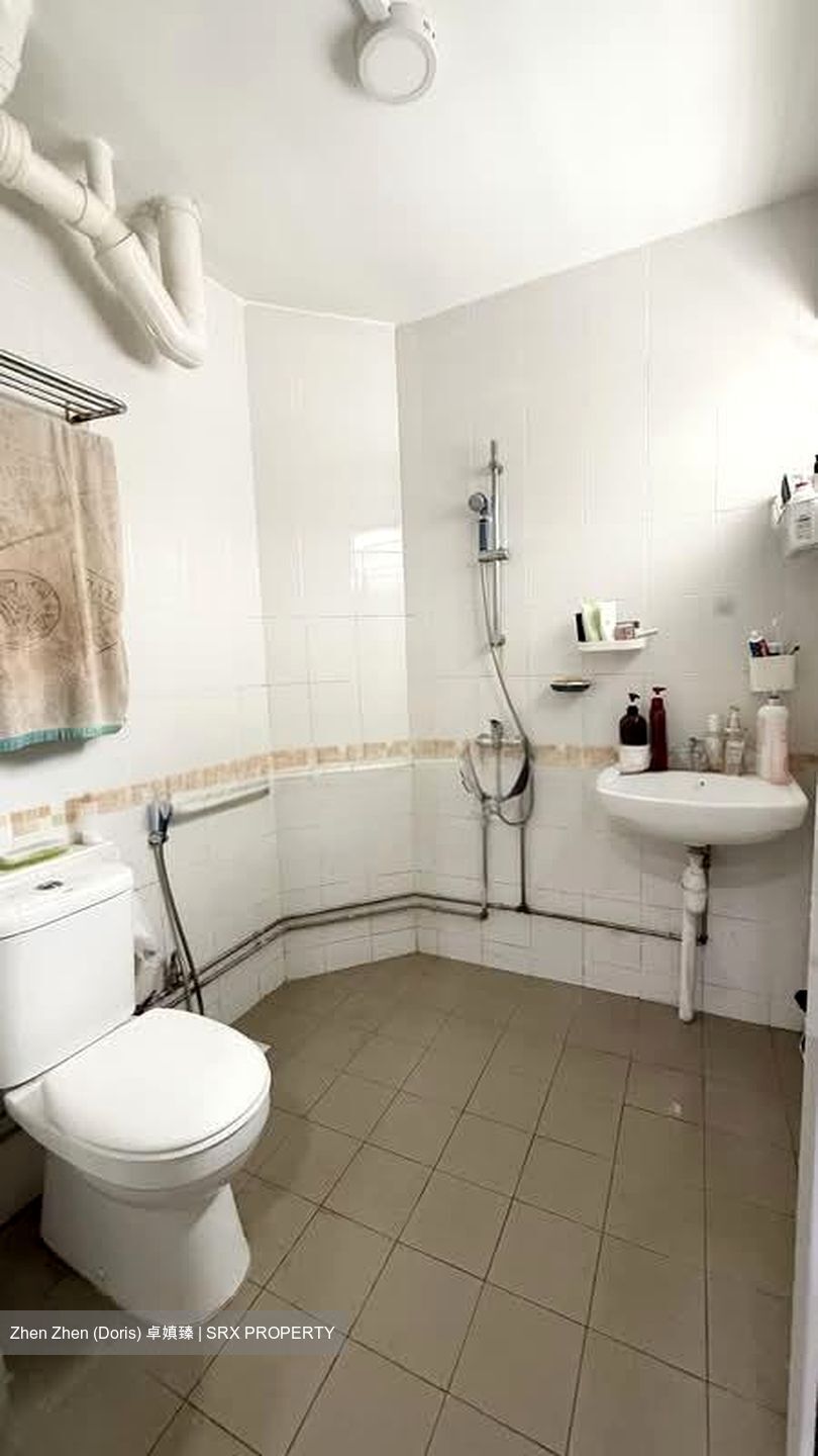 Blk 260 Jurong East Street 24 (Jurong East), HDB 5 Rooms #578658911